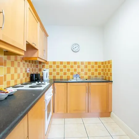 Apartment 16 - Spacious With Parking *