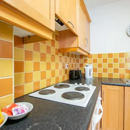 Apartment 16 - Spacious With Parking *